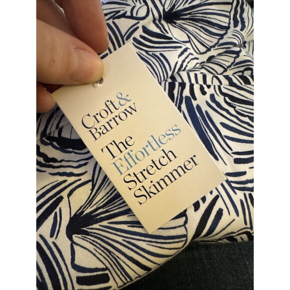 Croft & Barrow Stretch Skimmer Bermuda Style Shorts sz 12 Blue White Shell Print - Picture 3 of 9